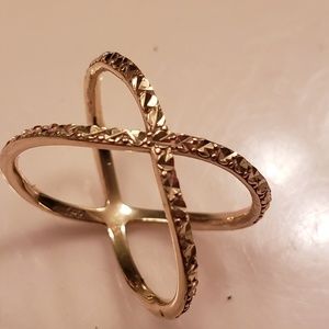 14 kt Gold Criss Cross X Ring